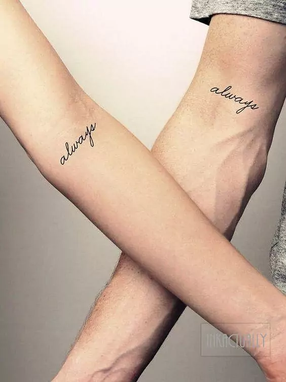 tatuagem de casal 69