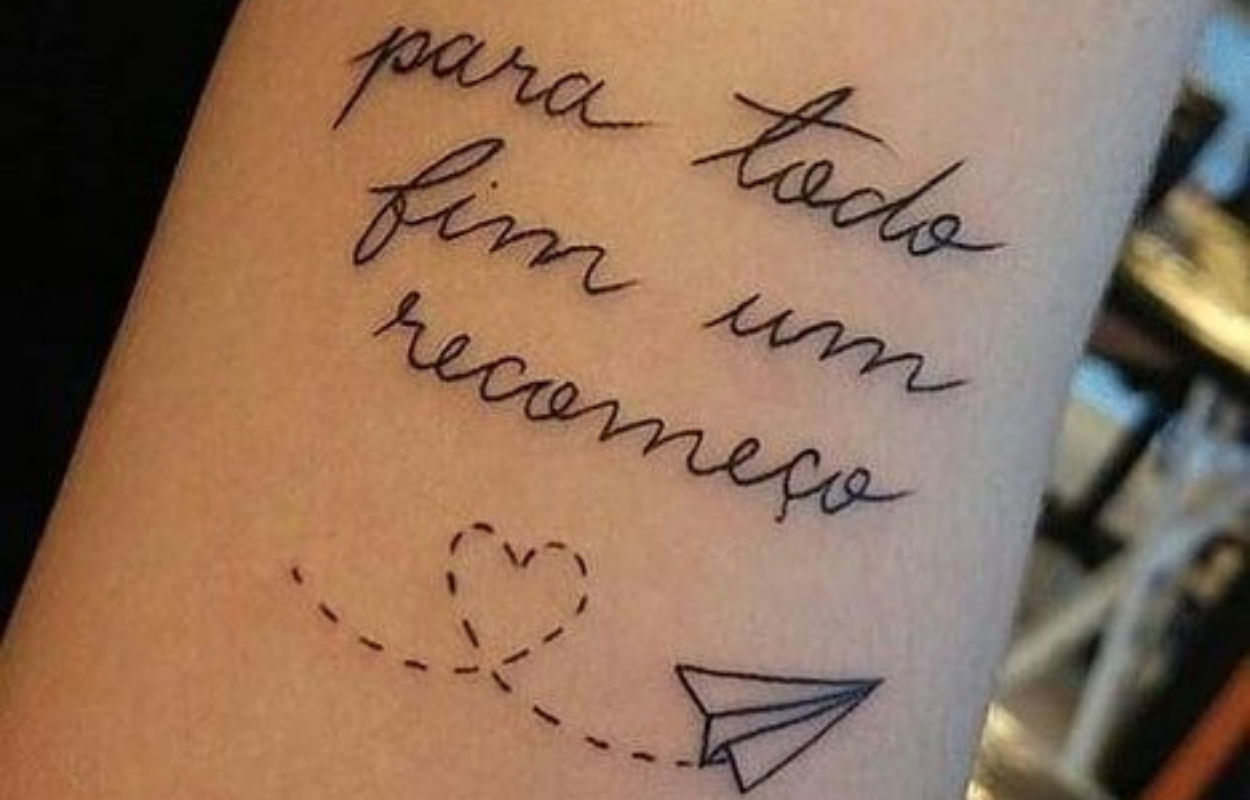 Imagem mostra tatuagem de divórcio