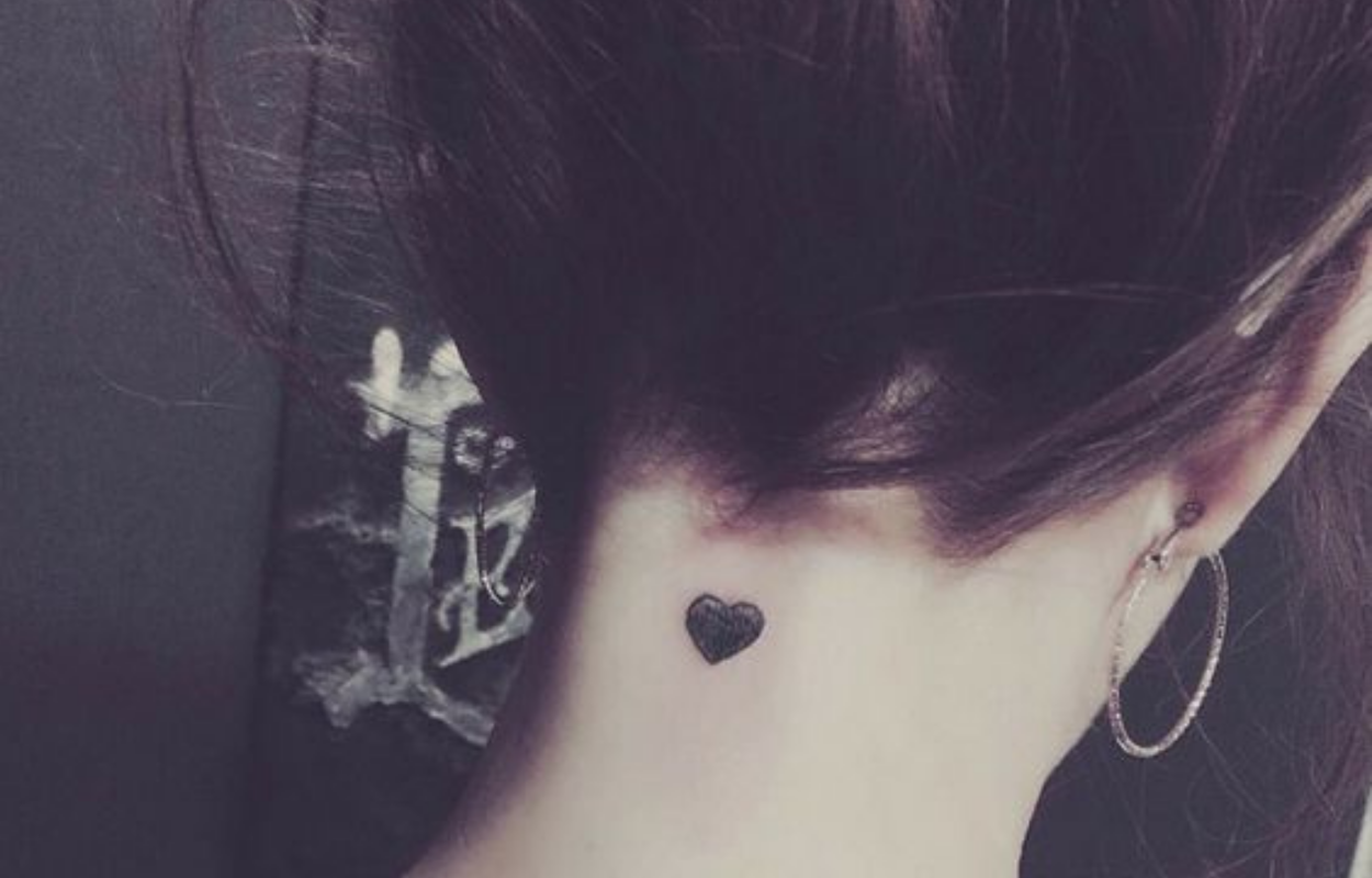 Imagem mostra tatuagem na nuca
