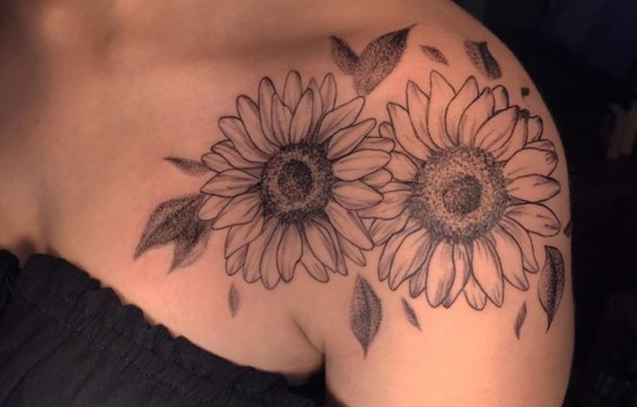 Imagem mostra tatuagem no ombro