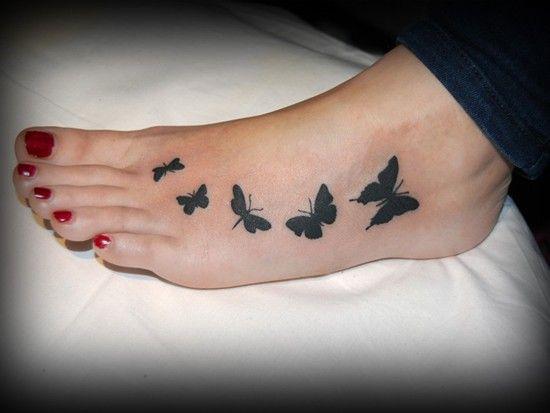 Imagem mostra tatuagem de borboleta