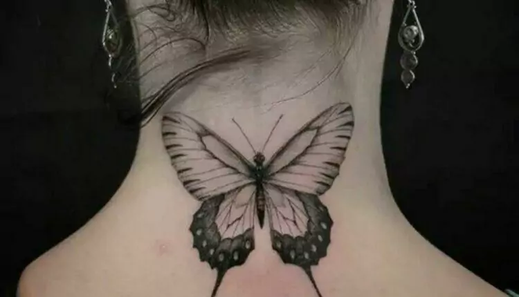 Imagem mostra tattoo de borboleta