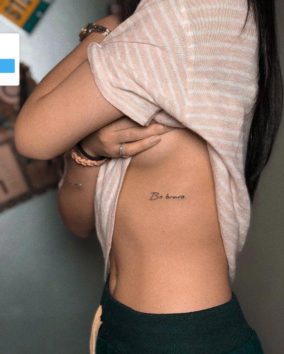 Imagem mostra tattoo delicada