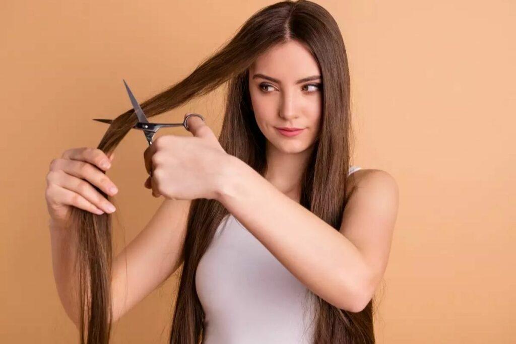 Como cortar o cabelo sozinha: 6 dicas para mudar o visual sem sair de casa
