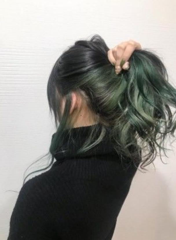 cabelo pintado na nuca verde