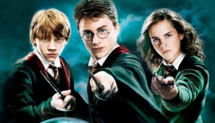 Os bruxos Harry, Hermione e Ronnie da saga
