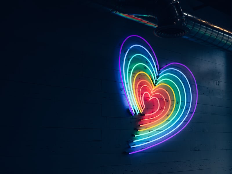 coração em cores do arco-íris