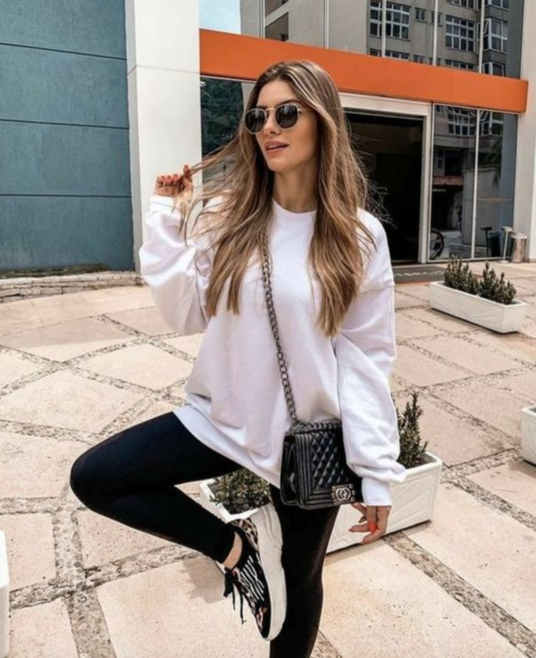 Como montar looks com moletom? 20 ideias estilosas + dicas em vídeo
