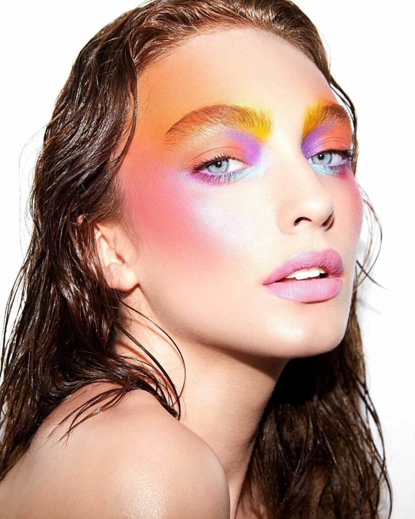 maquiagem simples colorida arco-íris