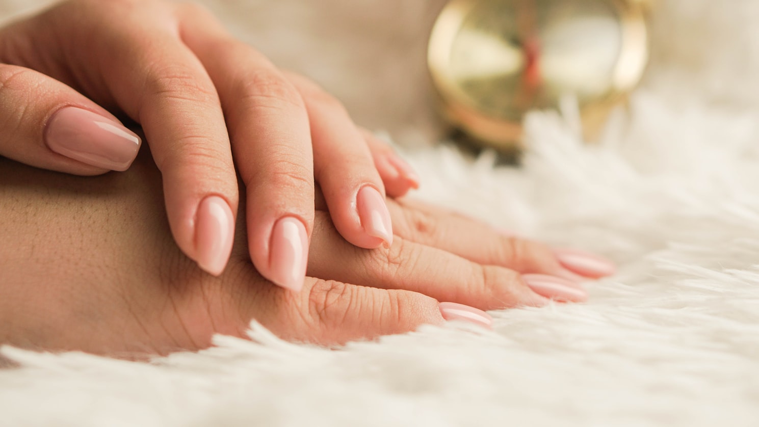 unhas onduladas