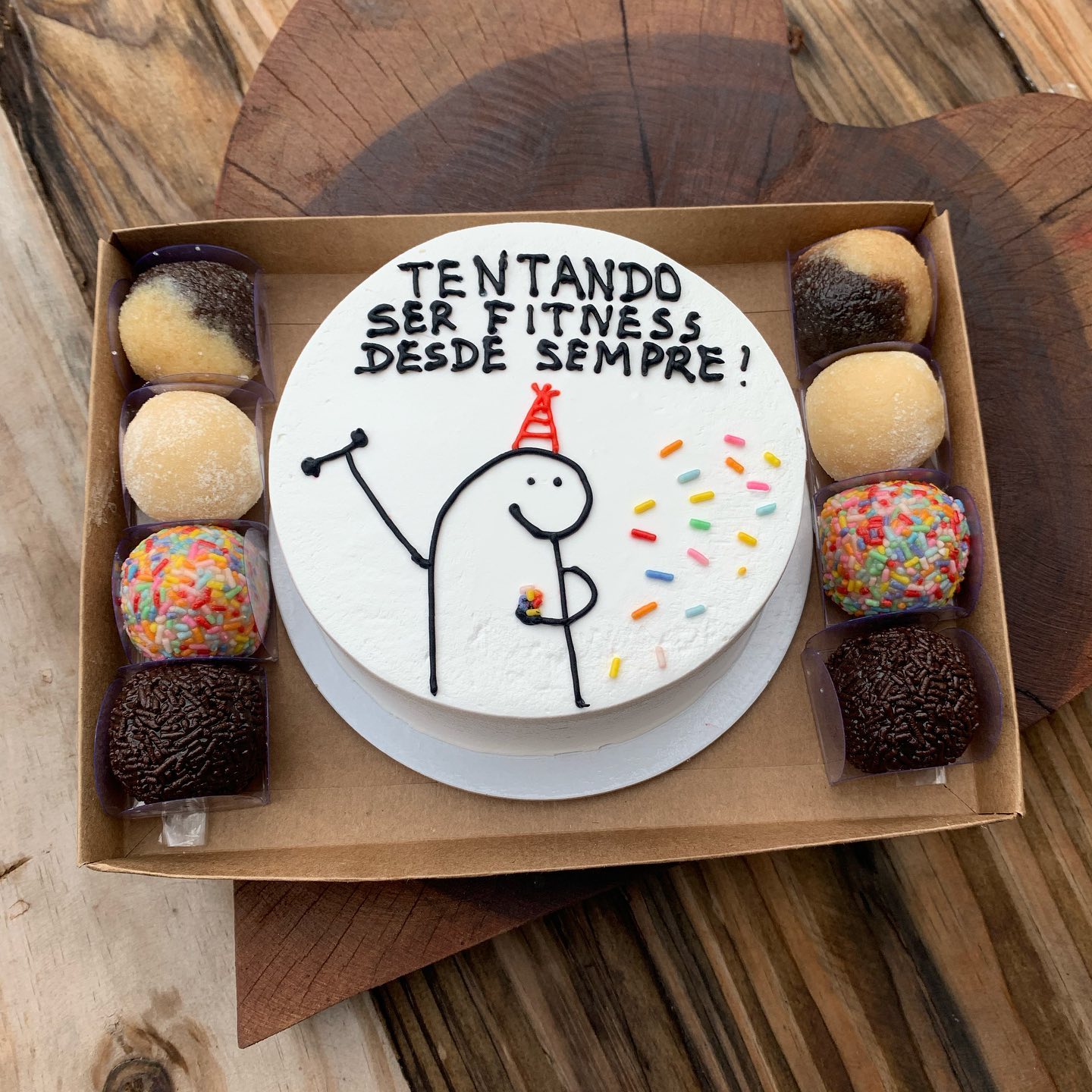 Bentô cake com frases para aniversário