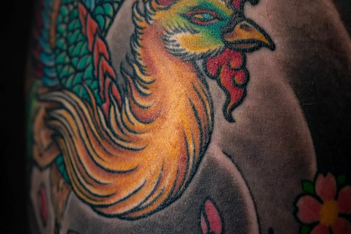 Imagem de uma tatuagem colorida em uma parte do corpo